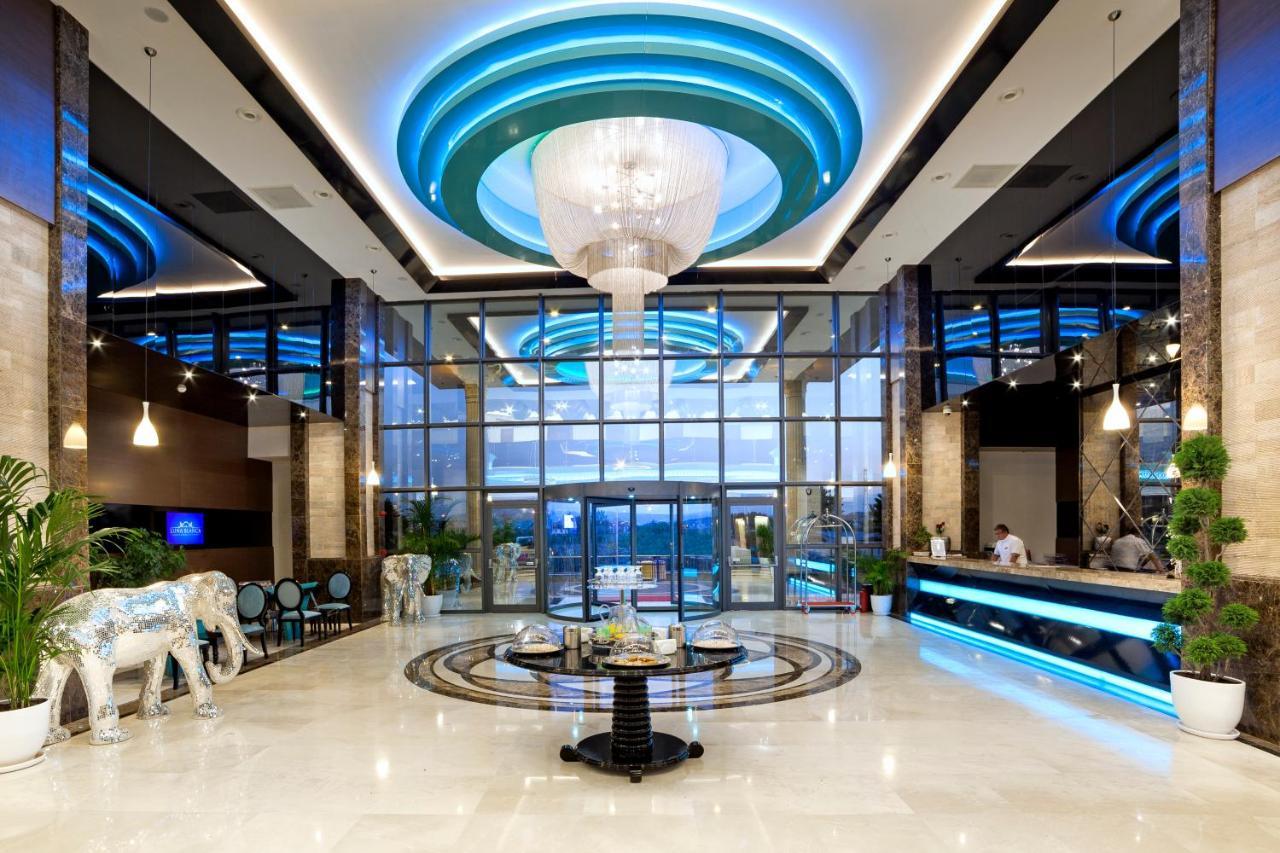 Luna Blanca & Hotel