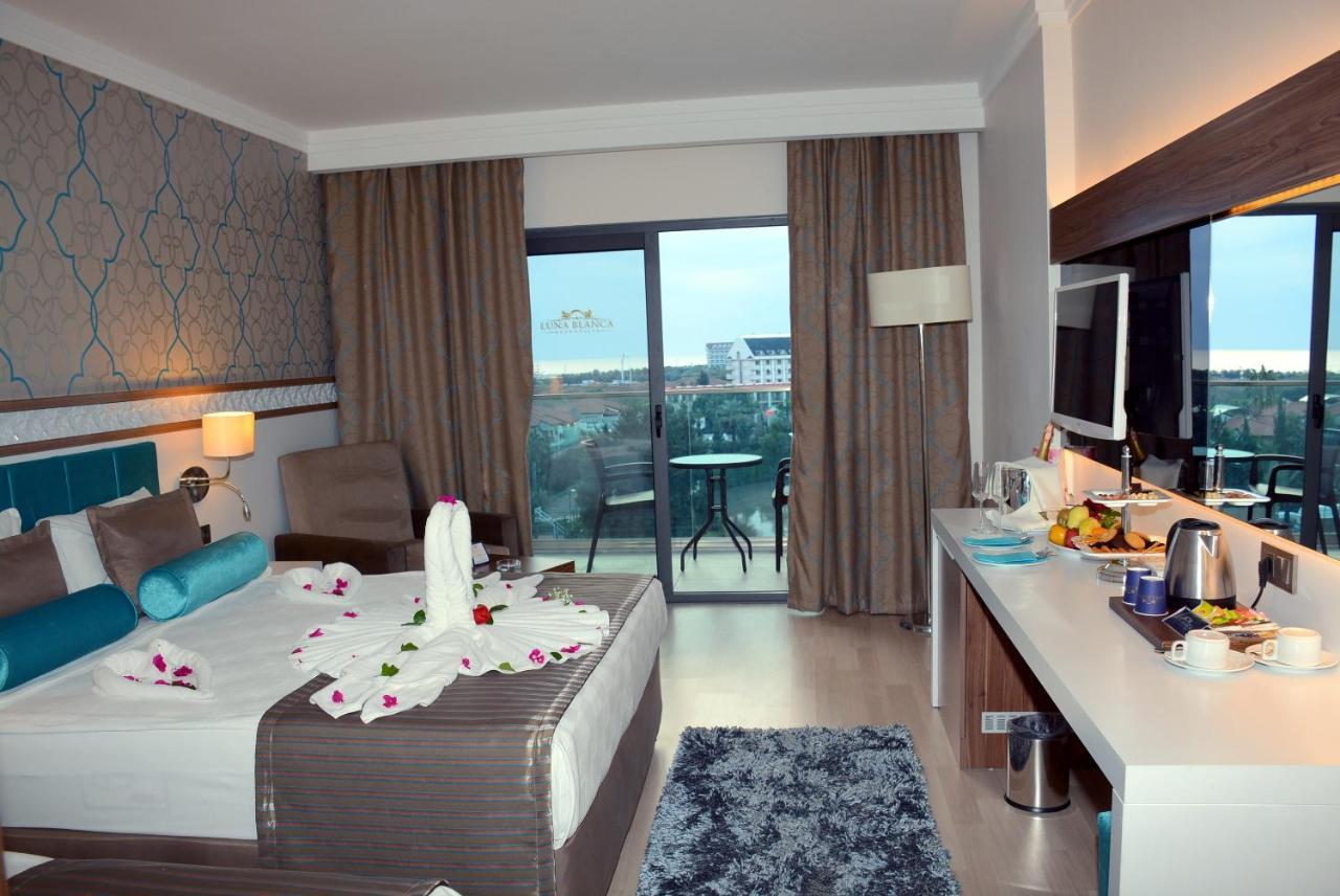 Hotel Luna Blanca & Side
