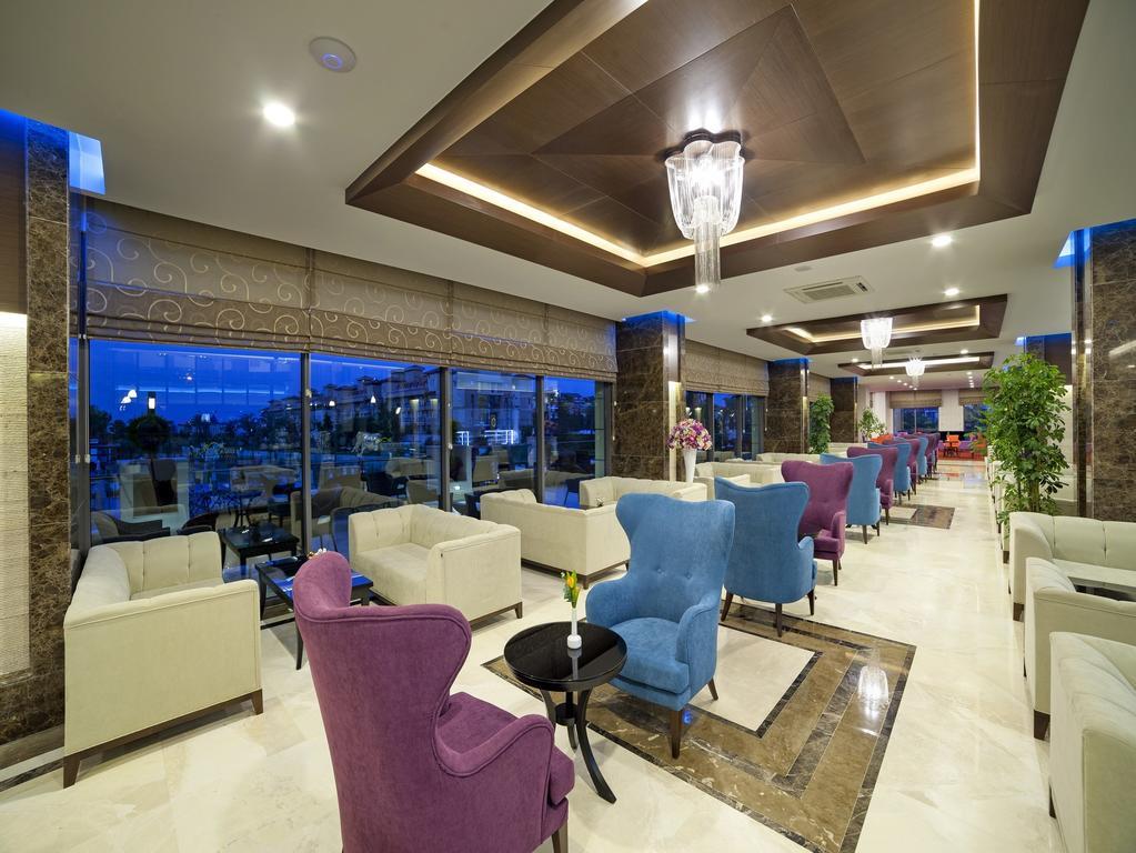 Hotel Luna Blanca &
